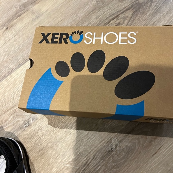 Xero Barefoot Gym Runner - Picture 2 of 5